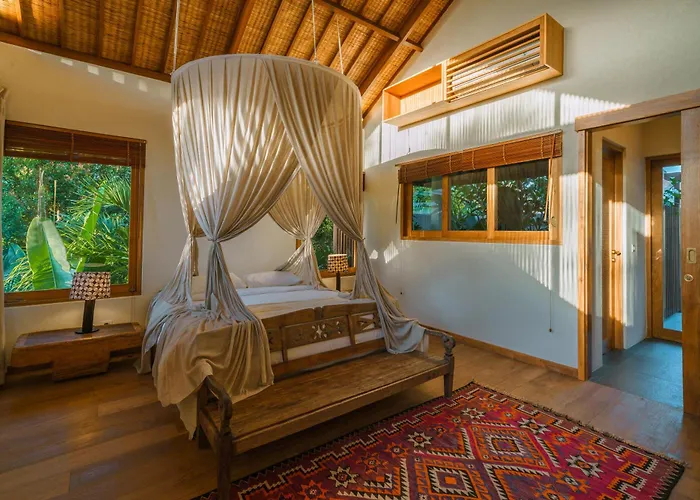 Kauh - Luxury Tropical 5br Close To Pererenan Canggu (Bali)
