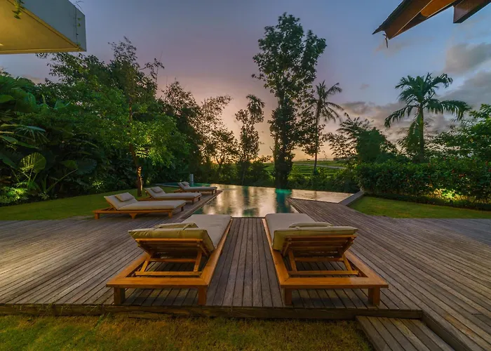 Kauh - Luxury Tropical 5br Close To Pererenan * Canggu (Bali)