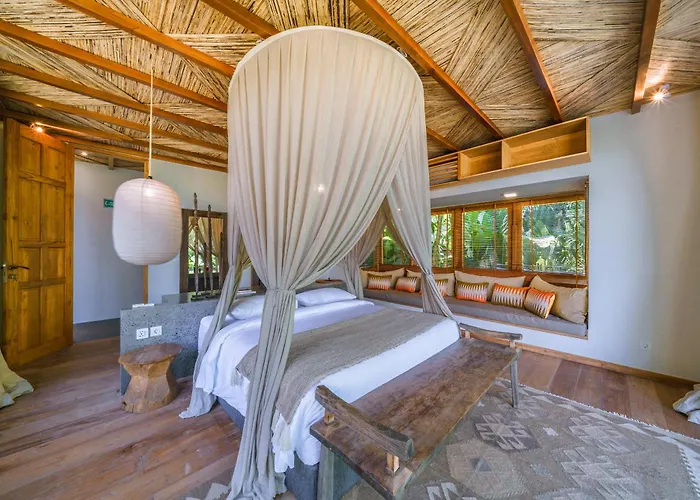 Villa Kauh - Luxury Tropical 5br Close To Pererenan Canggu (Bali)