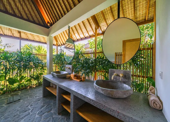 Kauh - Luxury Tropical 5br Close To Pererenan * Canggu (Bali)