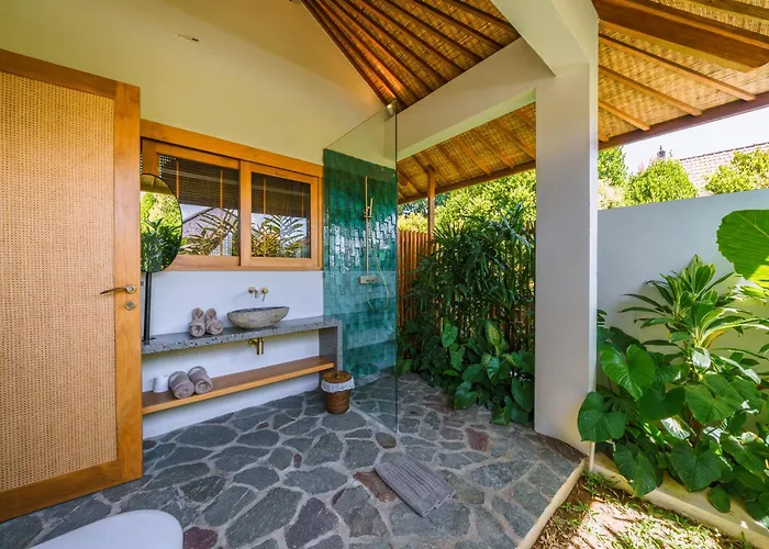 Villa Kauh - Luxury Tropical 5br Close To Pererenan Canggu (Bali)
