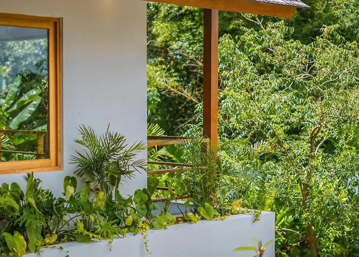 Kauh - Luxury Tropical 5br Close To Pererenan Canggu (Bali)