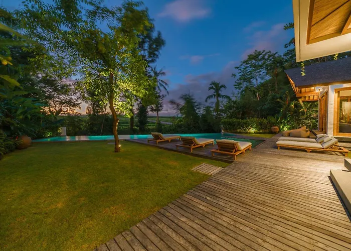 Kauh - Luxury Tropical 5br Close To Pererenan Villa Canggu (Bali)
