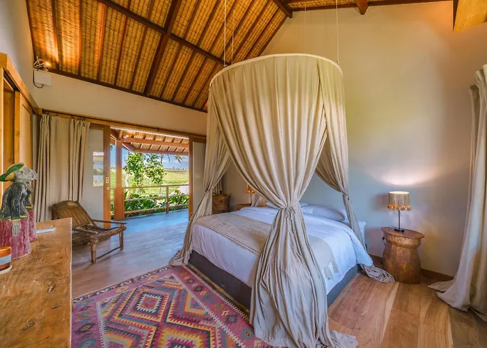 Villa Kauh - Luxury Tropical 5br Close To Pererenan Canggu (Bali)