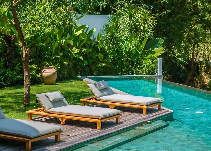 Kauh - Luxury Tropical 5br Close To Pererenan