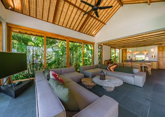 Kauh - Luxury Tropical 5br Close To Pererenan Canggu (Bali)