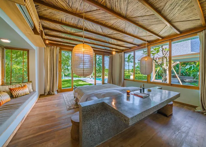 Kauh - Luxury Tropical 5br Close To Pererenan