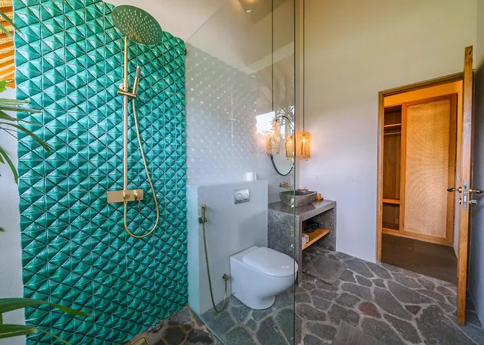 Villa Kauh - Luxury Tropical 5br Close To Pererenan Canggu (Bali)