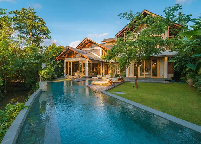 Kauh - Luxury Tropical 5br Close To Pererenan Canggu (Bali)