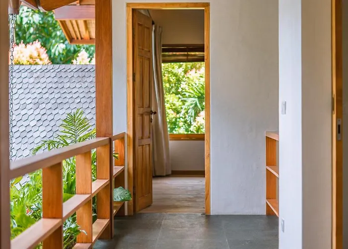 Villa Kauh - Luxury Tropical 5br Close To Pererenan Canggu (Bali)